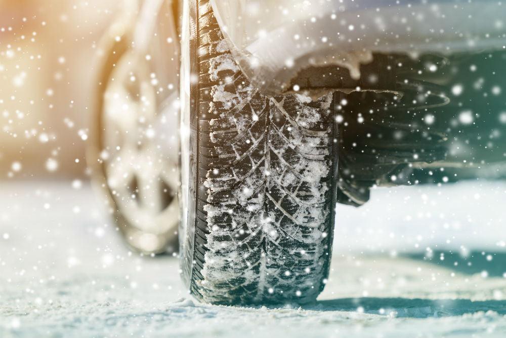 8 Accessories to Add to Your Car in the Winter